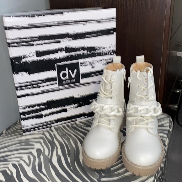 Brand new DOLCE VITA Osten Chainlink Womens Boots! - Picture 6 of 8